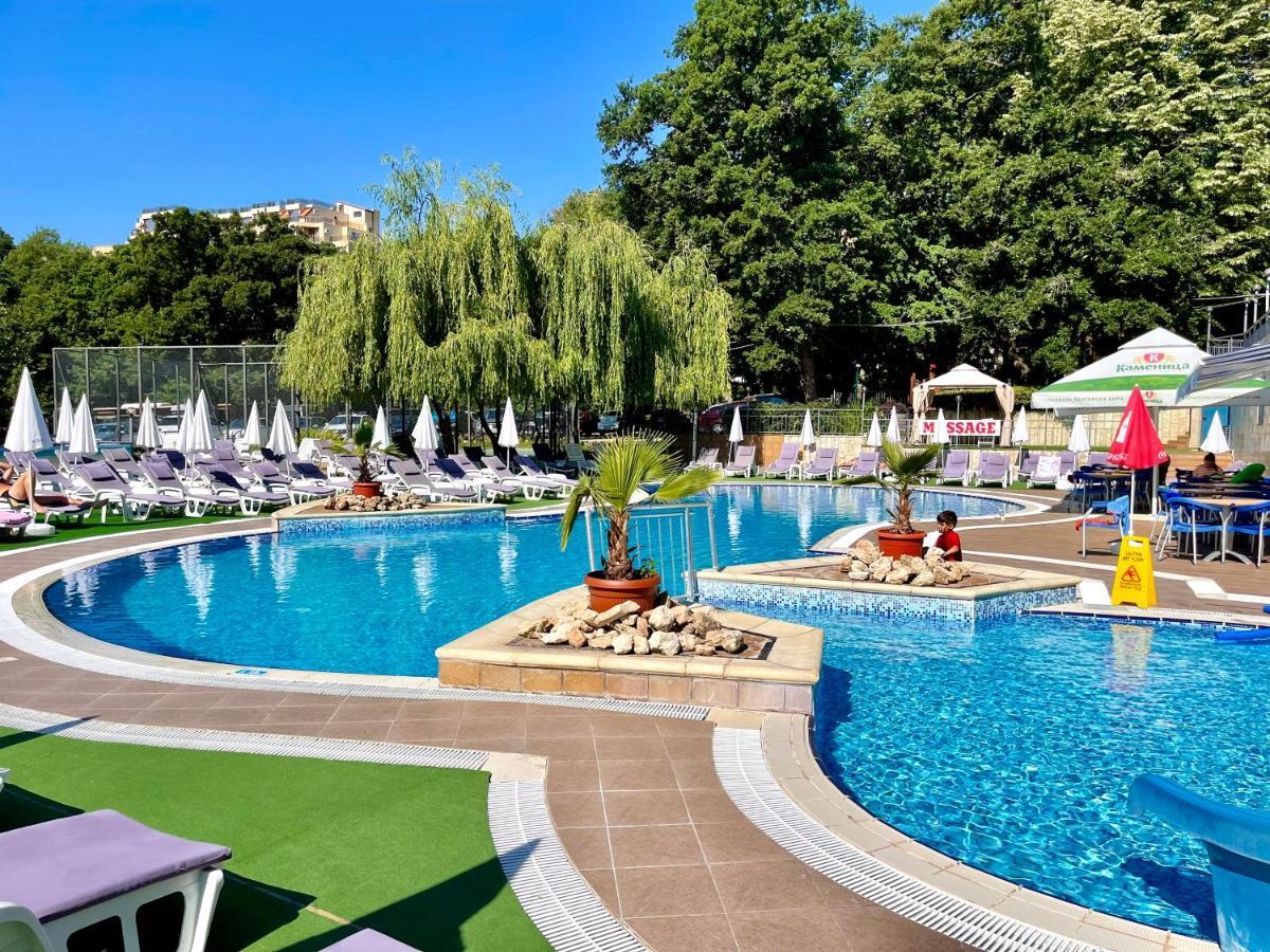 Bsa Holiday Park Hotel Golden Sands Exterior photo