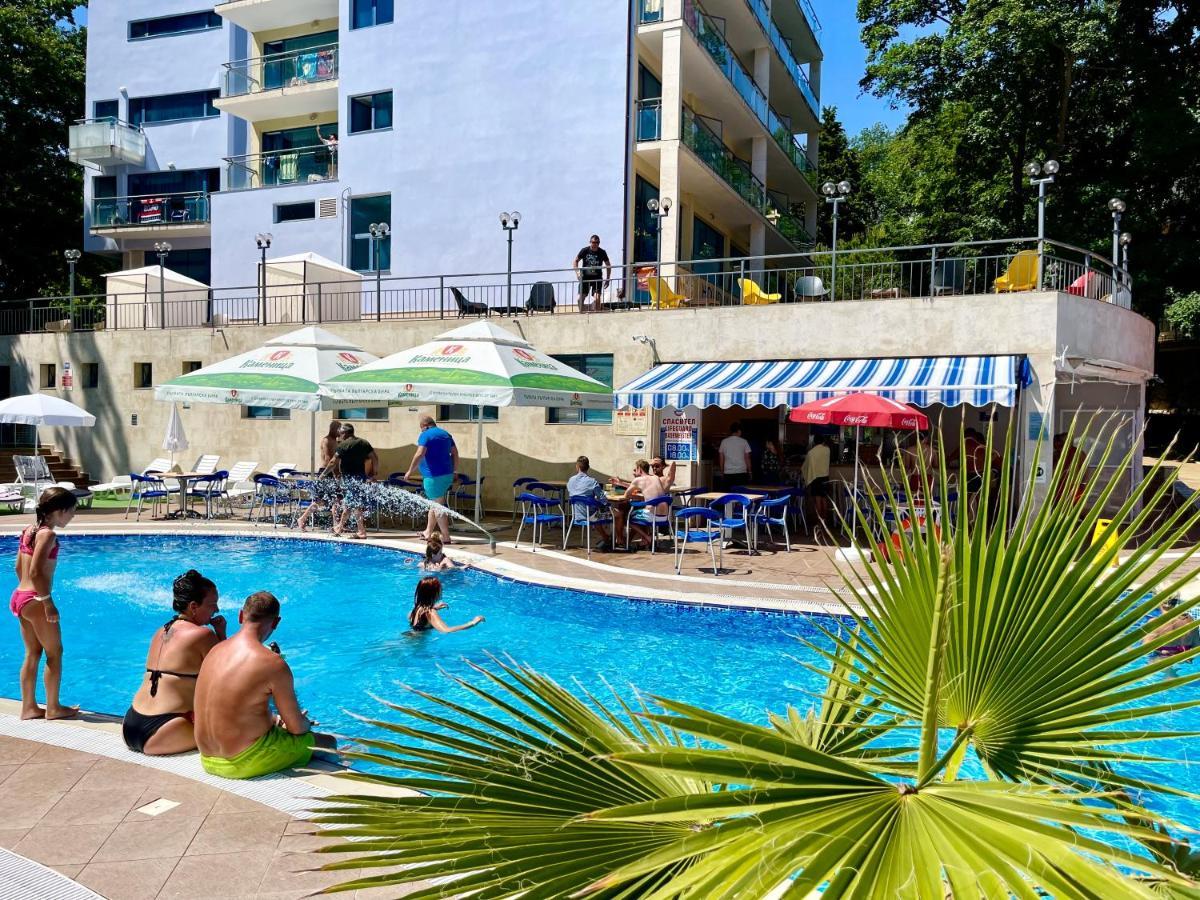 Bsa Holiday Park Hotel Golden Sands Exterior photo