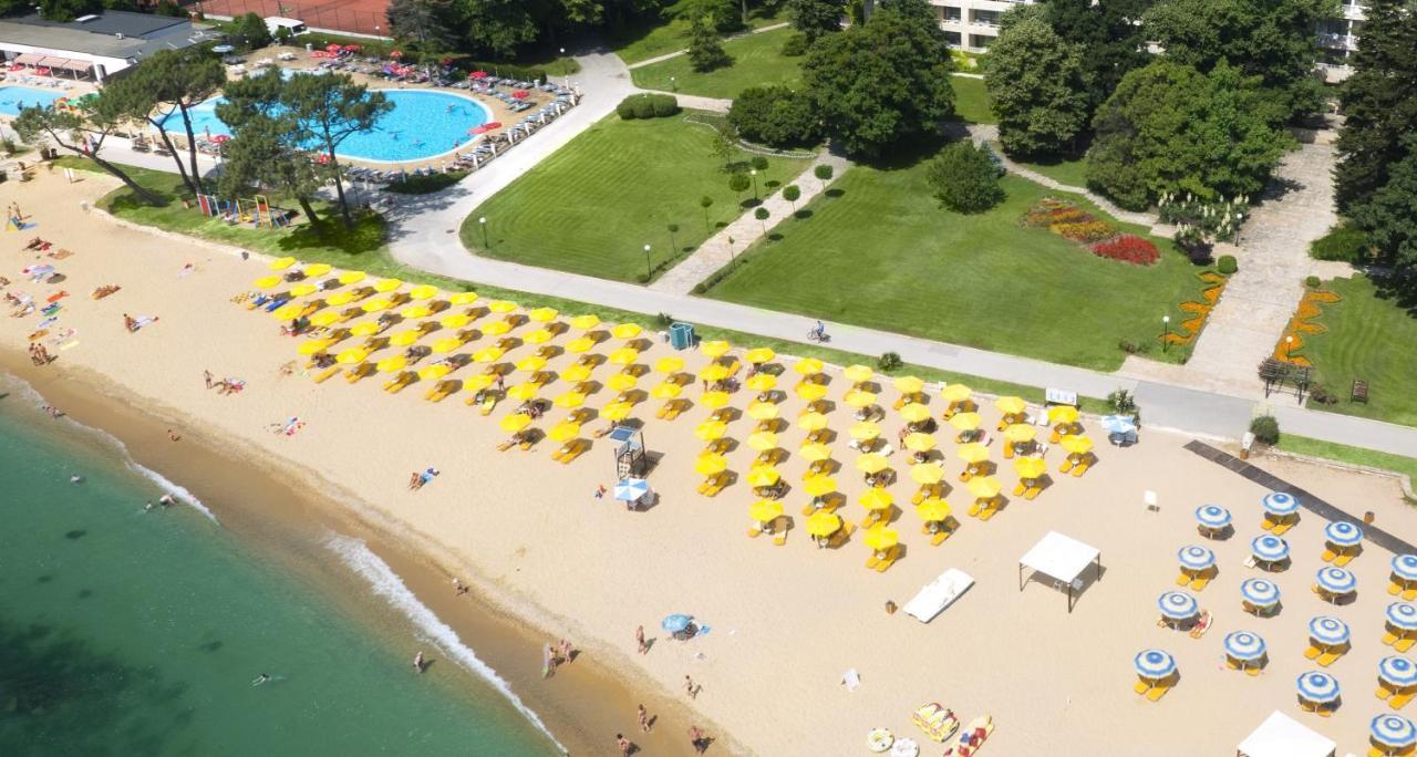 Bsa Holiday Park Hotel Golden Sands Exterior photo