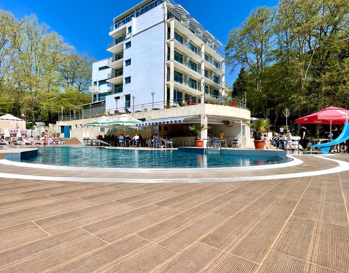Bsa Holiday Park Hotel Golden Sands Exterior photo