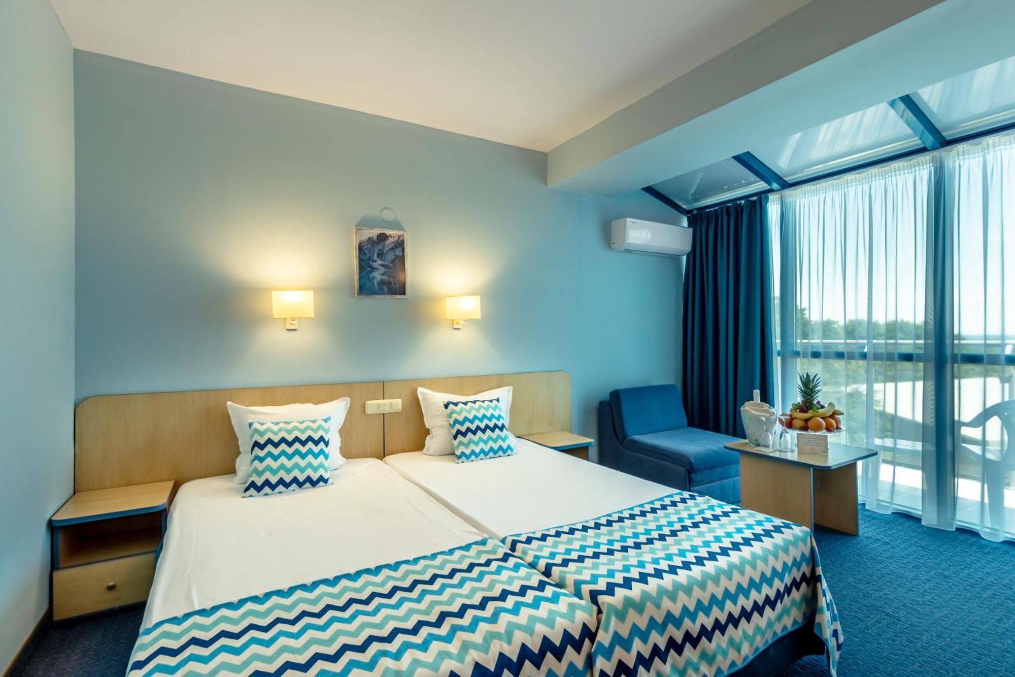 Bsa Holiday Park Hotel Golden Sands Exterior photo